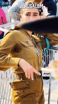 国外女兵风姿一瞥[泣不成声]