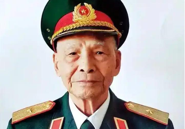 1979年3月，我军几十万往回撤，拖着缴获的武器和重装备挤成长龙，可越军竟一枪未