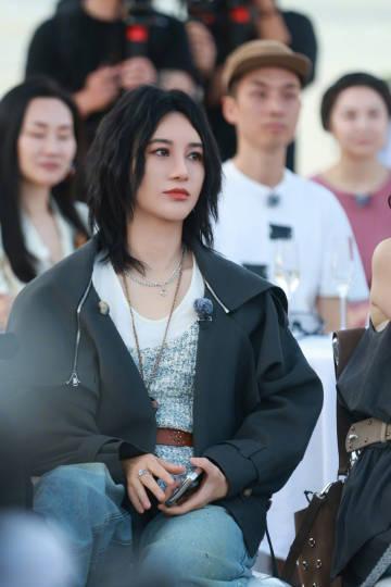 尚雯婕这5分钟即兴够我学一辈子 天呐，尚雯婕在《巴黎合伙人》收官游轮夜上的5分钟