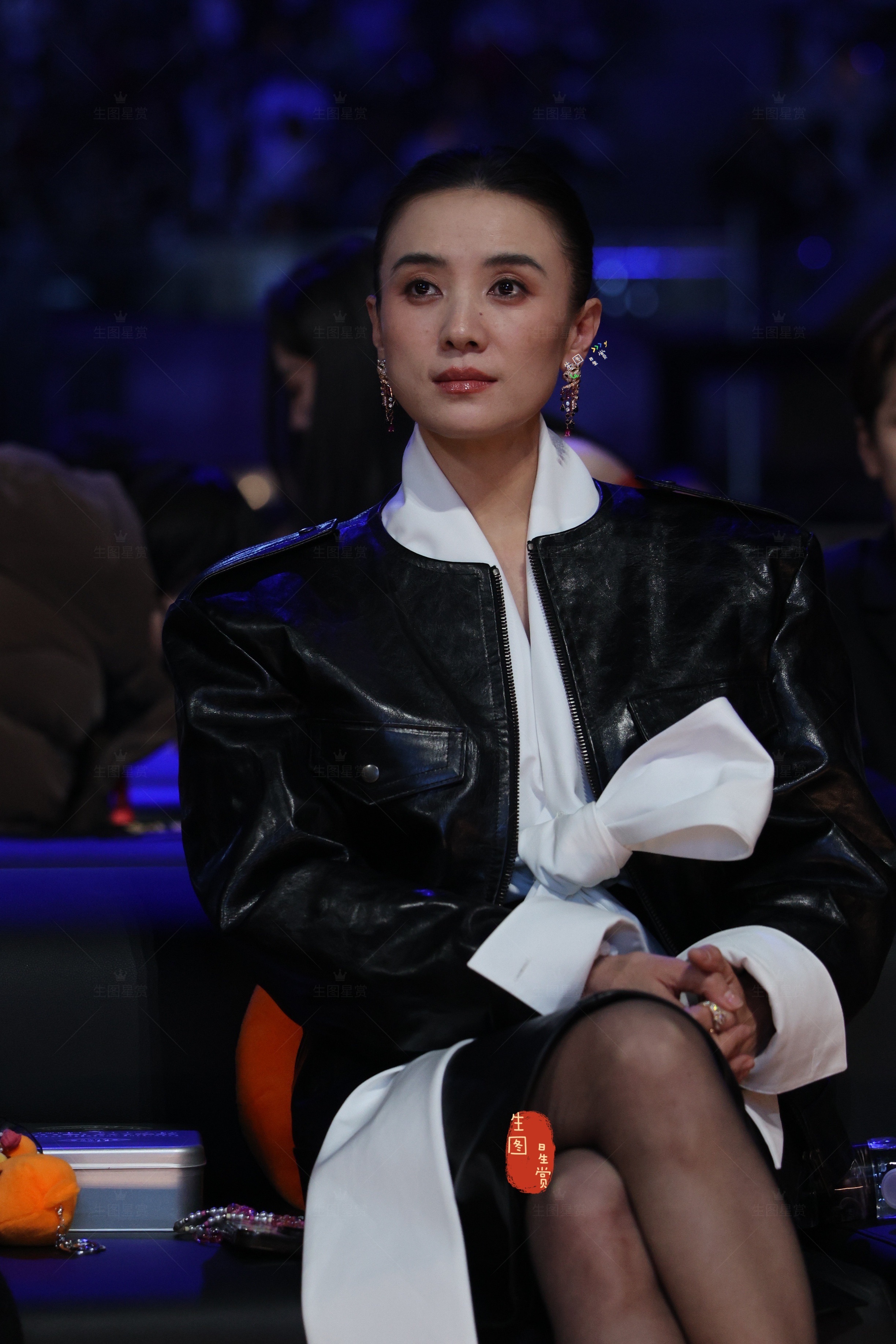 宋佳微博之夜内场坐席返图黑丝女王好飒👸🏻🖤 