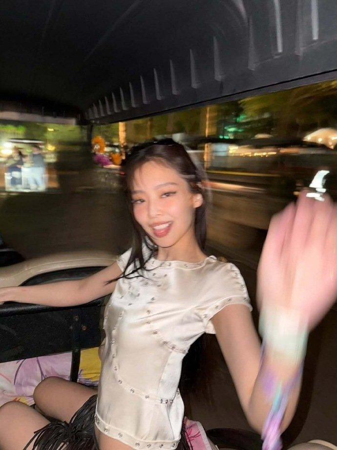 Jennie🔥 ​​​