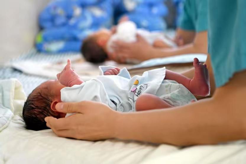      联合国预警：中国正面临人口低生育率挑战和困境！
        最近，