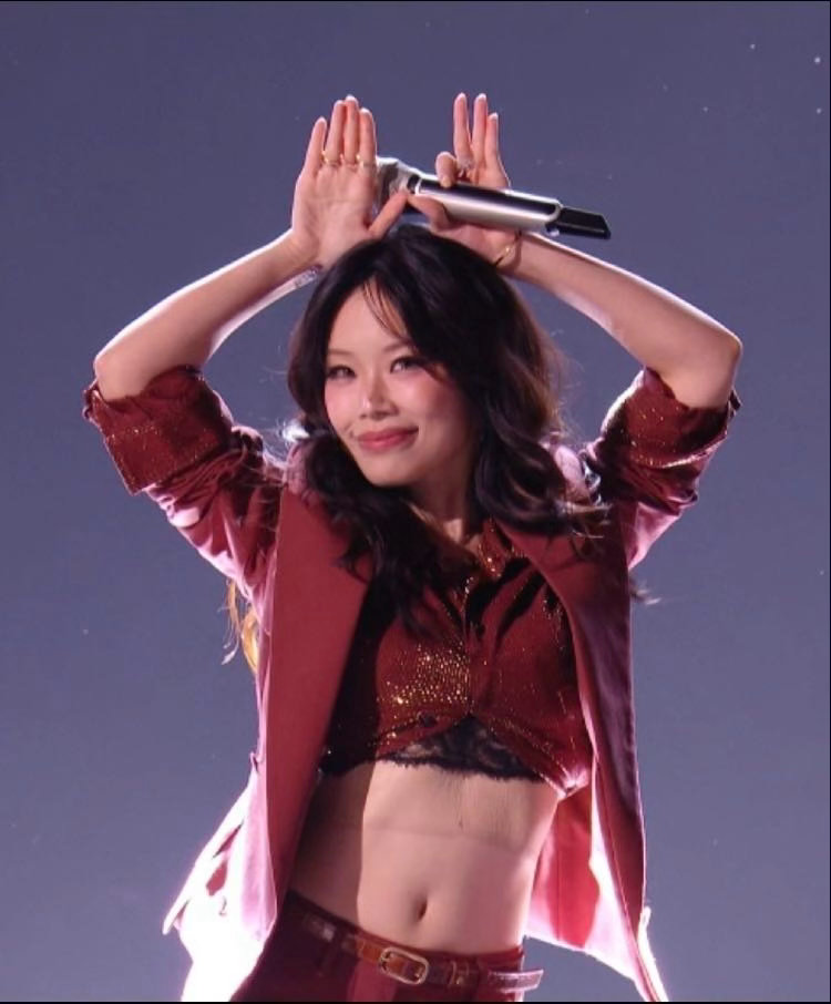 万妮达歌手晋级后发文万妮达晋级后发文没有冗长花哨的文案堆砌，文字简单真挚直击内心