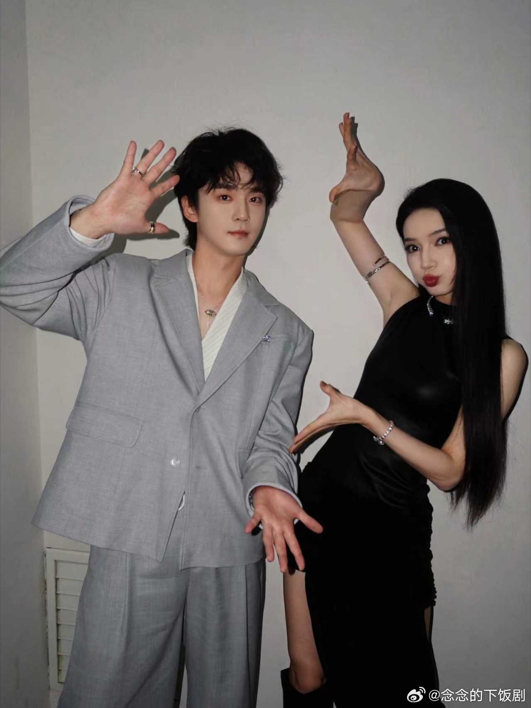 张宸逍发长文安利代斯张宸逍是代斯头号迷弟无疑！得知姐姐参加《乘风》他当场惊到，风