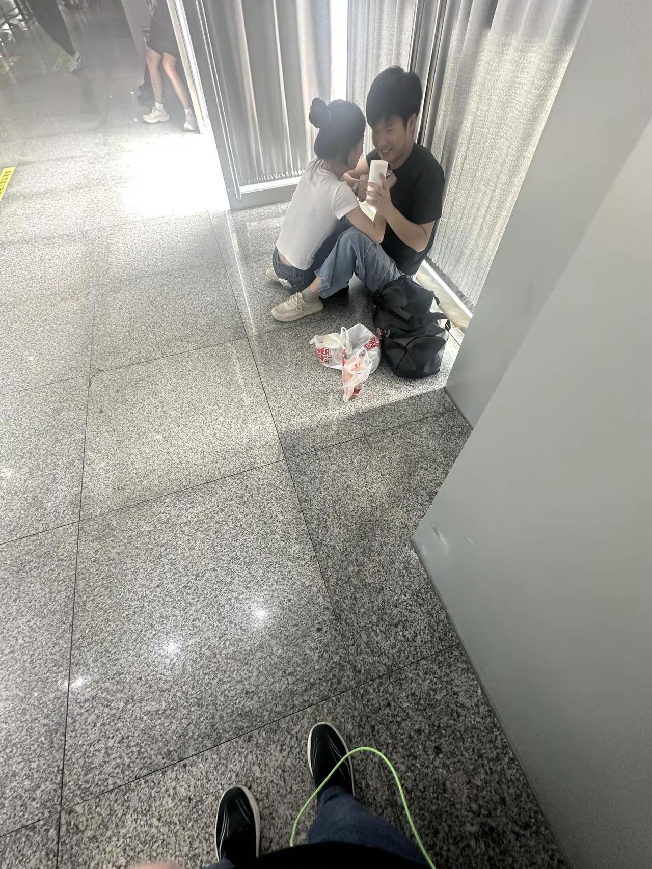 火车晚点不知道要等多久