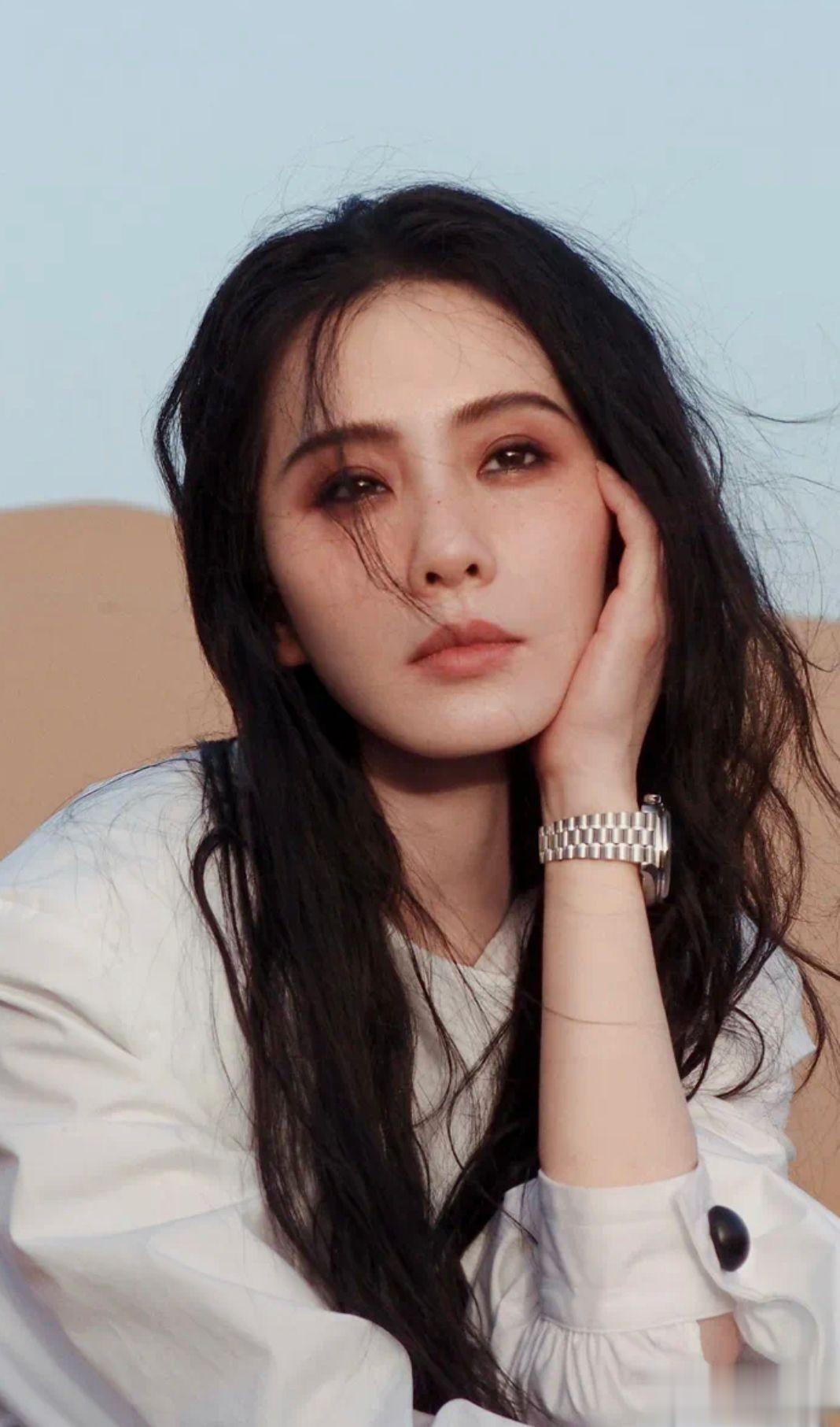 美拉德穿搭已经烂大街，现在“美拉德妆”才高级，看刘诗诗就知道
美拉德风的潮流席卷