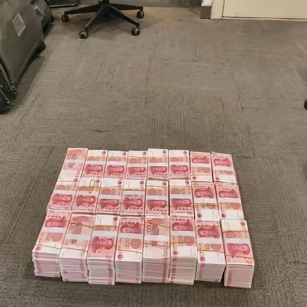 你能想象吗？240万巨款，差点就落入骗子之手，这背后究竟藏着什么秘密？

近日，