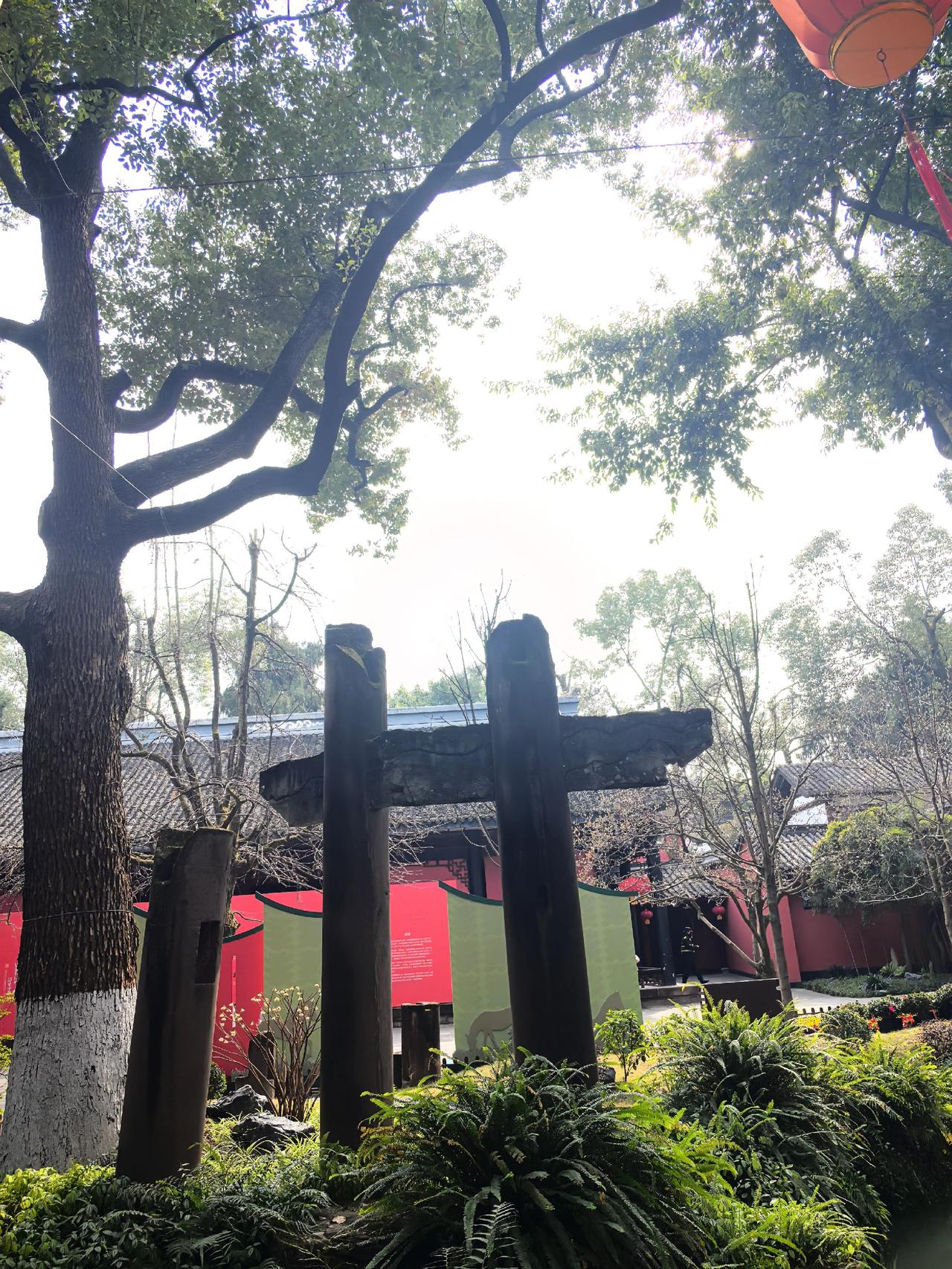 有些事可以为，有些人可以交，有些仗也可以打， 这几天国内一片祥和，国外一片炮声。