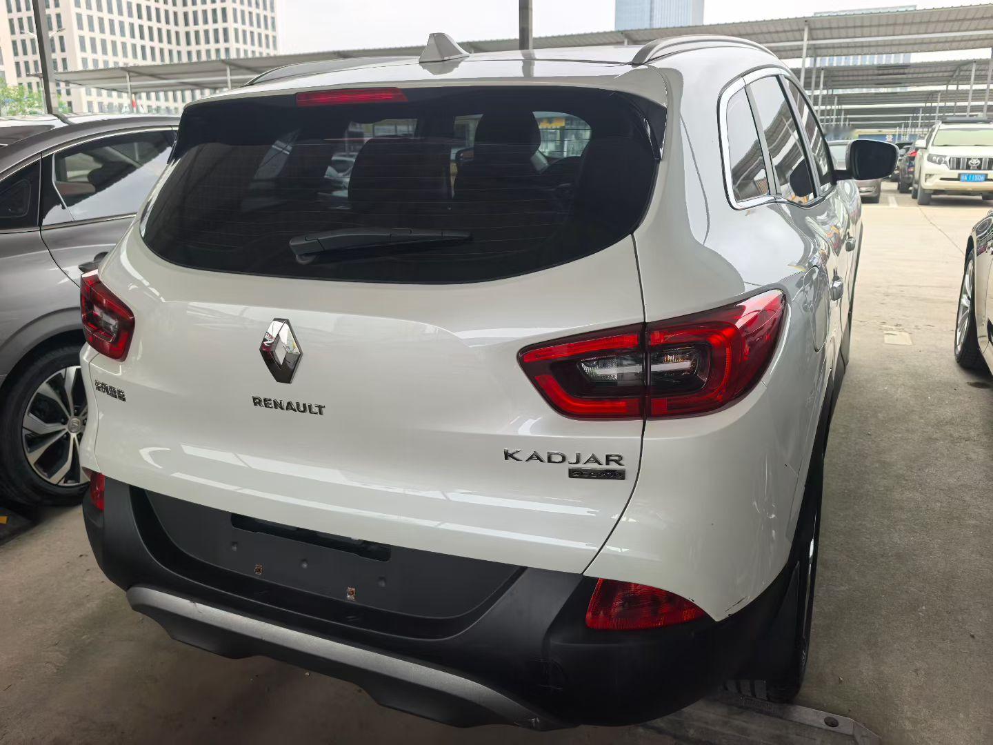 最新到店17年雷诺科雷嘉，2.0自动，小姐姐一手车，实表6.8万公里，整车原版少