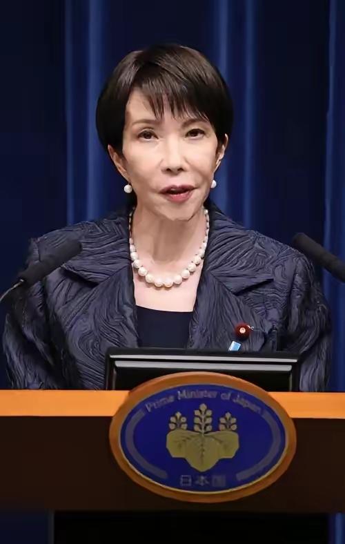 就在刚刚，
中国商务部正式宣布，
继1月6日禁止对日本出口军民两用物项后，中国1