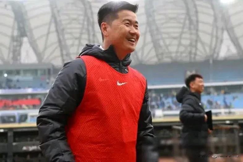 肇俊哲:全员休息，咱们烤全羊，不许吃海参。
  沧州雄狮本赛季表现出色，已连续四