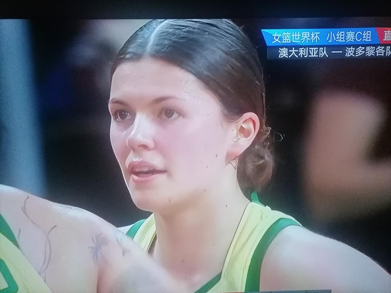 女篮世界杯快讯：在刚刚结束的女篮世界杯c组第一场比赛中，上届世界杯铜牌获得者澳大