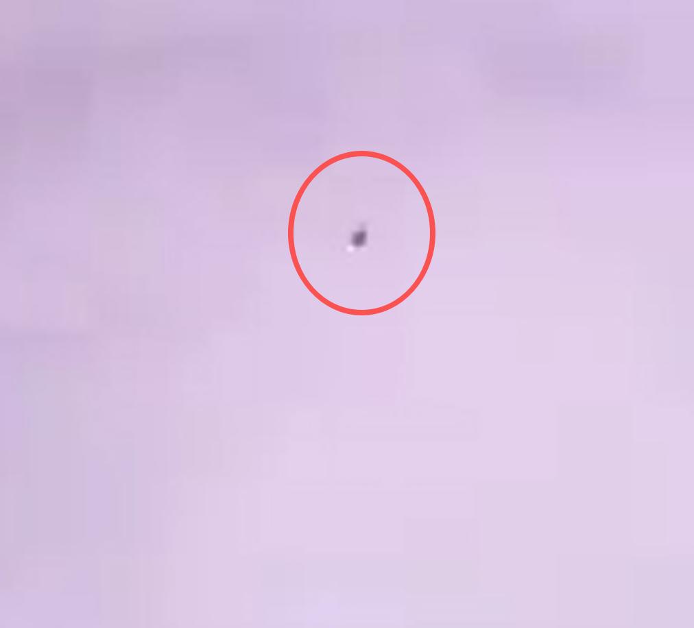 视频不是太清晰，据说是黎巴嫩真主党，击落了一架以色列的F-16。

注意，不是击