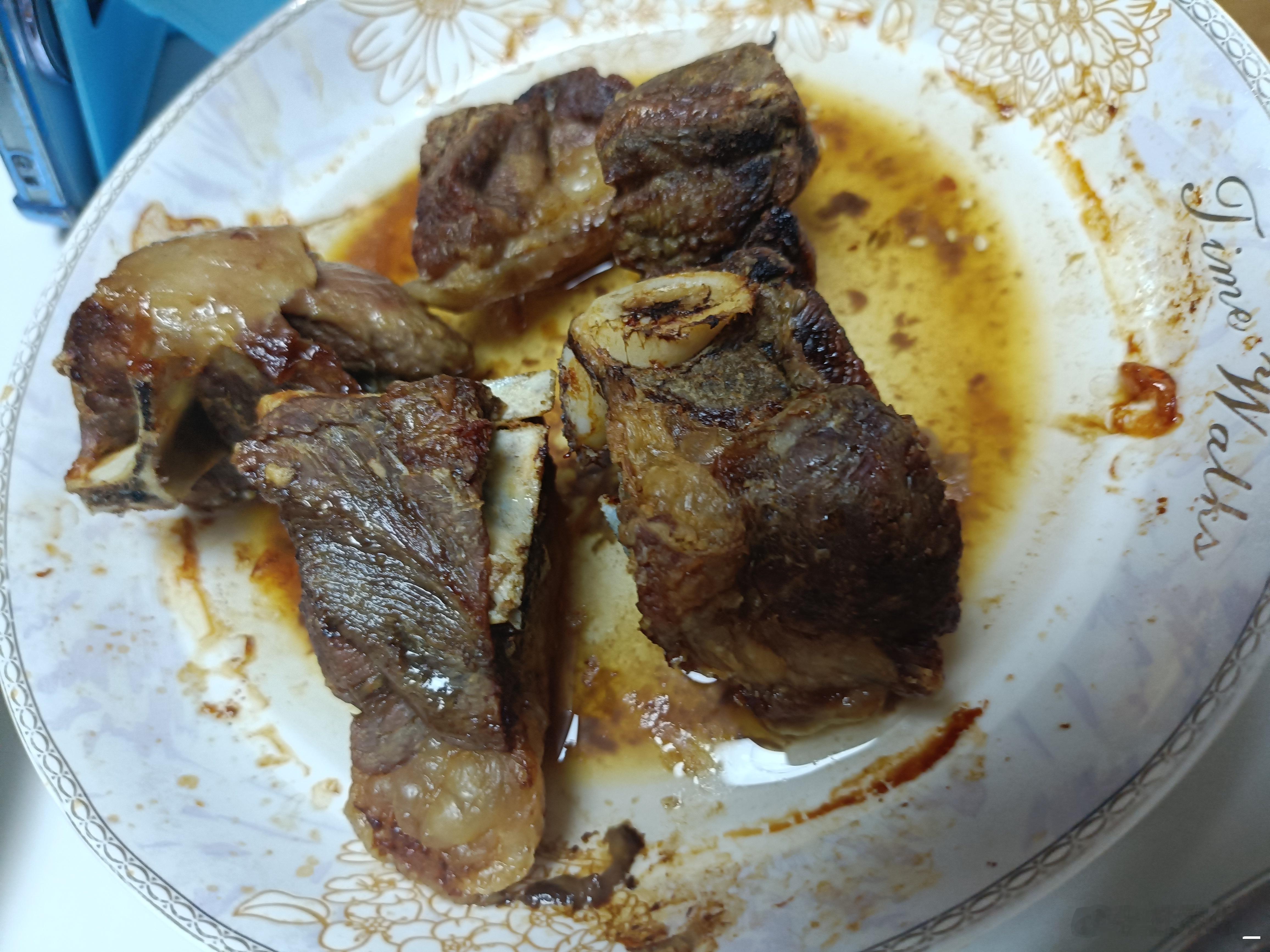 羊腿还是肥的好吃😋，大虾🍤真的有点吃够了，鸟贝还可以吧，现在海鲜真的有一点?