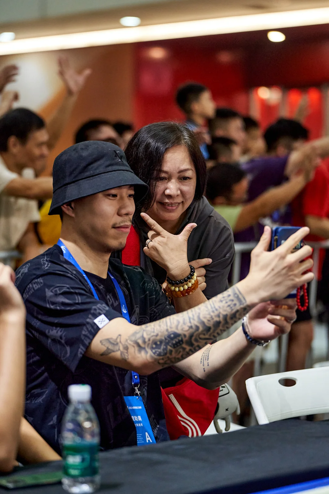 金金主动跟我握手耶🥳