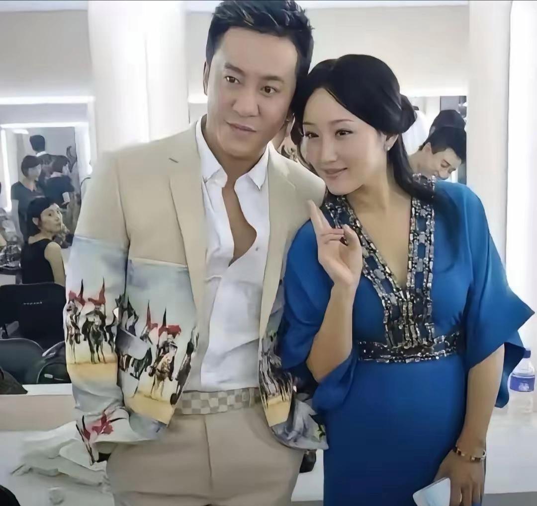 杨钰莹不是没生过孩子吗，怎么还是有这种肚子。