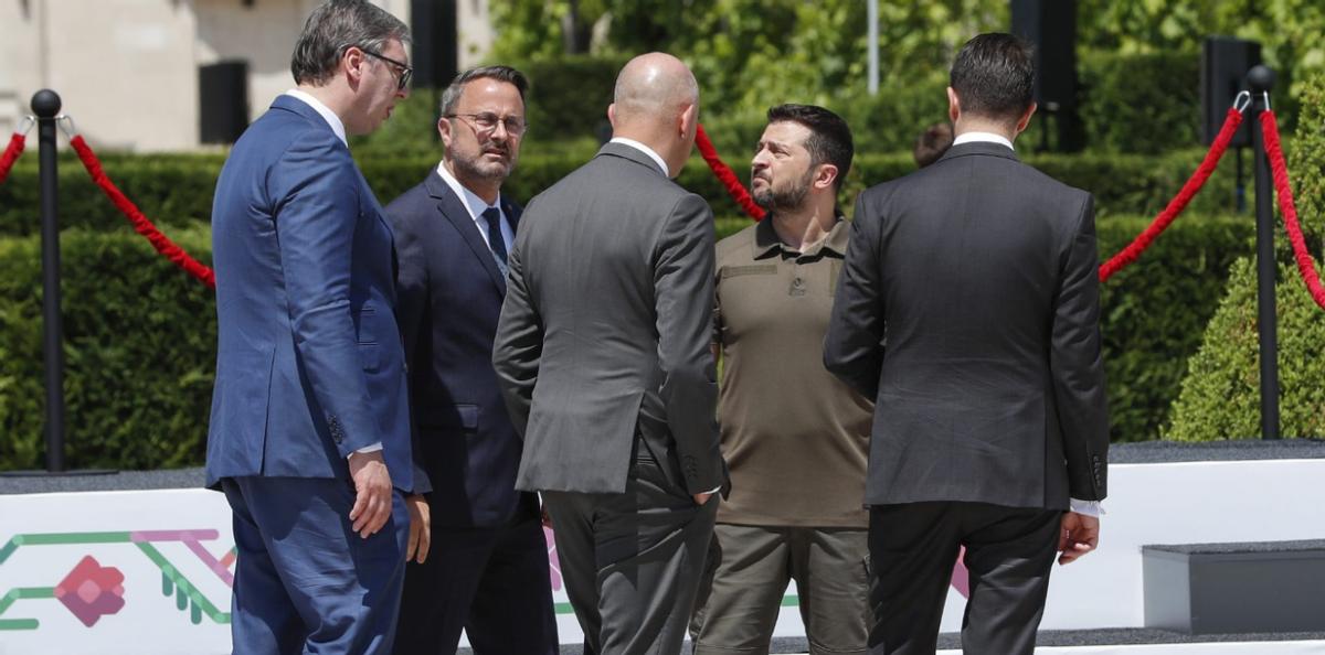 三年没打一通电话，普京没等来生日贺电，先等来了武契奇的谴责
塞尔维亚总统武契奇最