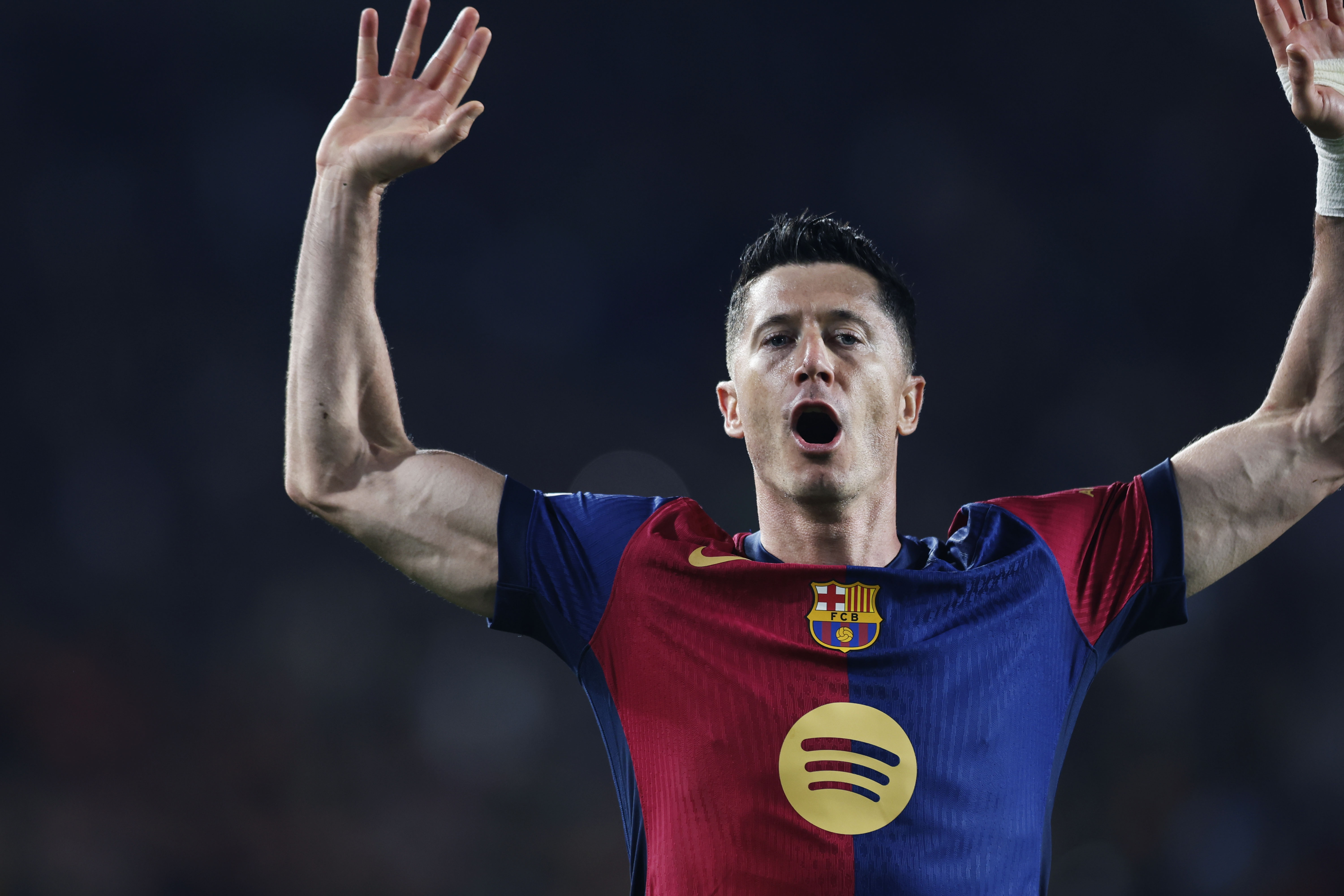 西超杯历史进球榜：梅西14球居首，本泽马次席，莱万6球第三1月12日讯 在西超杯