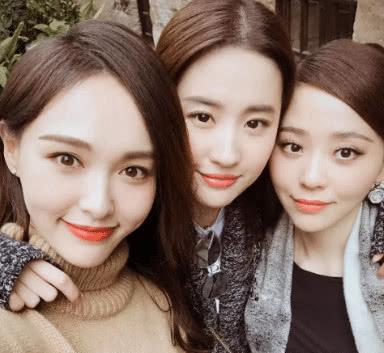 同样的颜值，选一个做老婆，你选漂亮的还是贤惠的？