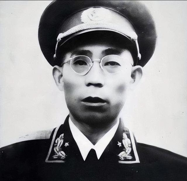 1936年，红军团长李文清因未救援骑兵排被贺龙下令枪毙，临刑前他怒吼：“让老子死