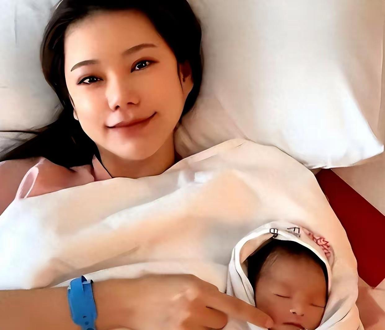 马筱梅一句话，帮婆婆彻底解围！
马筱梅月子里一场直播，短短几句话，不仅帮汪家划清