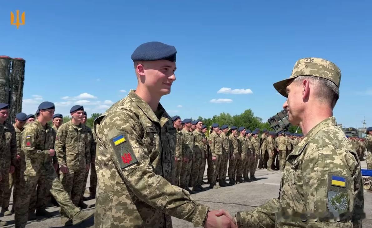 🇺🇦 乌克兰哈尔科夫国立空军大学举行军官毕业典礼

乌克兰空军司令部宣布，伊