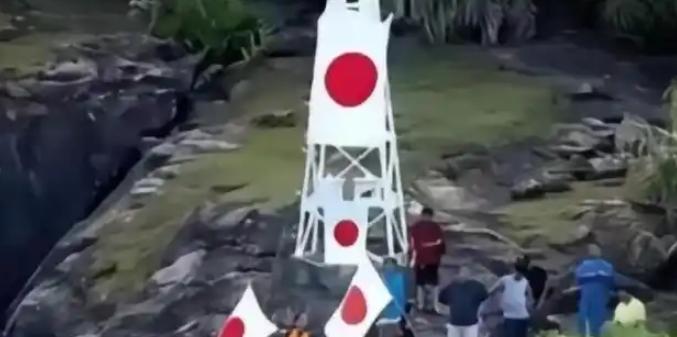 现在才算彻底明白：中日闹得再凶，钓鱼岛上那座灯塔也绝对碰不得。因为它不是普通航标
