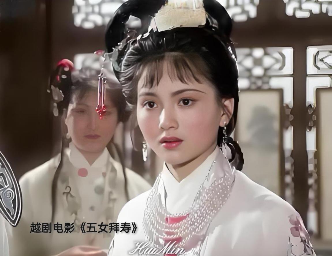 陶慧敏特招入伍前线话剧团，缘起于一部电视剧拍摄，如今60岁的她岁月无痕

196
