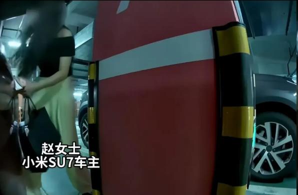 7600元选装高端配置反伤人，小米SU7电吸门无防夹功能夹骨折车主。
 
新车仅