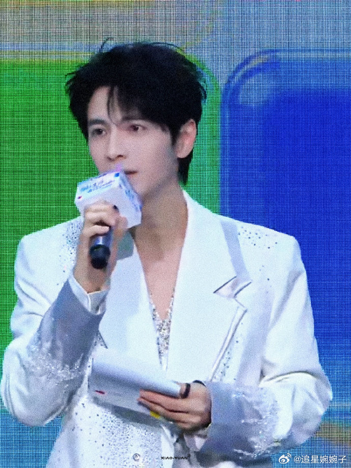 蒲熠星真干一行行一行主咖和Ta的朋友们蒲熠星的长篇小说年销能到60万册📖，这个