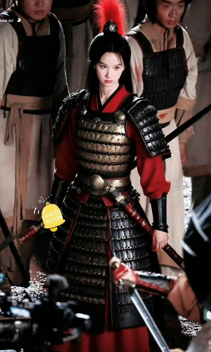 陈都灵今日《翘楚》女将军造型路透来啦，这个嘟嘟将军太飒了吧[酷] ​​​