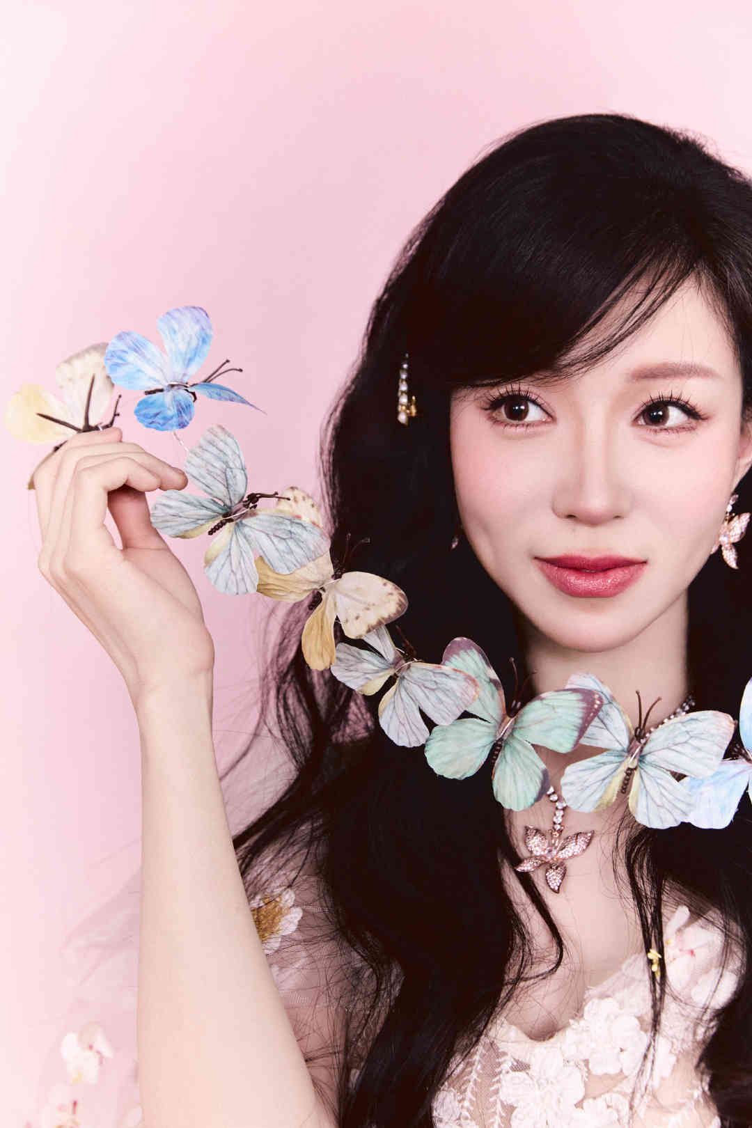 高瑞璇春晚唱完你的唱你的 高瑞璇马年春晚忙出圈！多台晚会连轴转，清亮歌声伴着冰雪