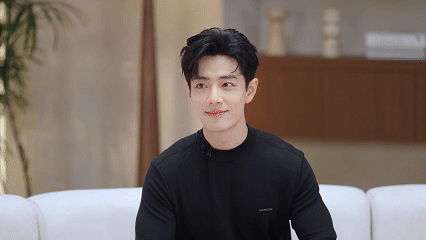 看肖战直播好舒适 直播全程犹如一堂生动的“舒适学”大师课。肖战通过亲身展示，将家