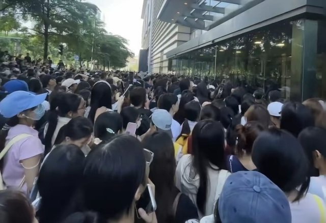 张凌赫，太厉害了！5月31日，一向低调的张凌赫，突然冲上了热搜，让人没有想到的是