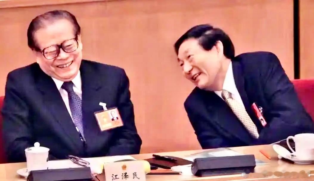 江同志用人不疑，铁血总理顺利施政，香港平稳回归、亚洲金融危机、98特大洪灾、澳门