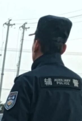 辅警可直接与社区网格员协同工作，在当下基层社会治理实践里，这种协作已成常态。
辅