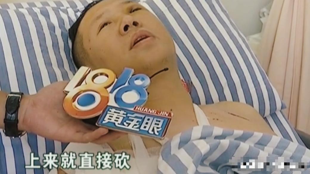 “恶人自有恶人磨”！2017年，杭州萧山，一名男子在KTV内强迫女服务员给自己提