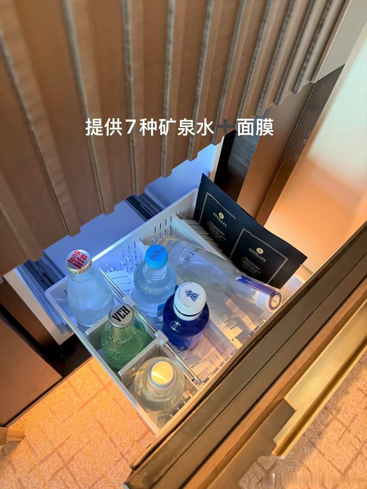 金沙真正的尊享天花板｜御匾会系列管家房间内办理入住独享华庭全景酒廊早午餐 、下午