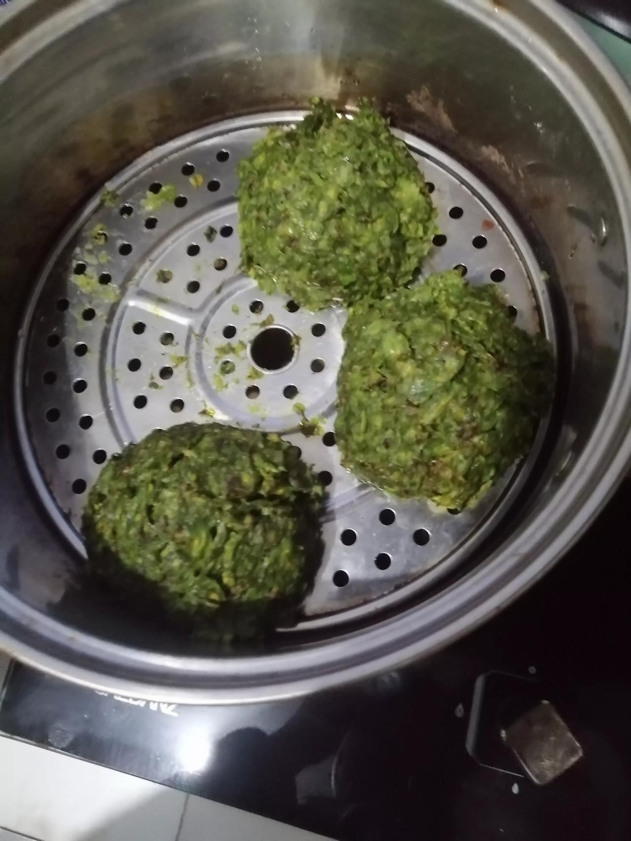 #我的早餐日记# 今天早餐，榆钱窝窝，忆苦思甜食品，你吃过吗？
