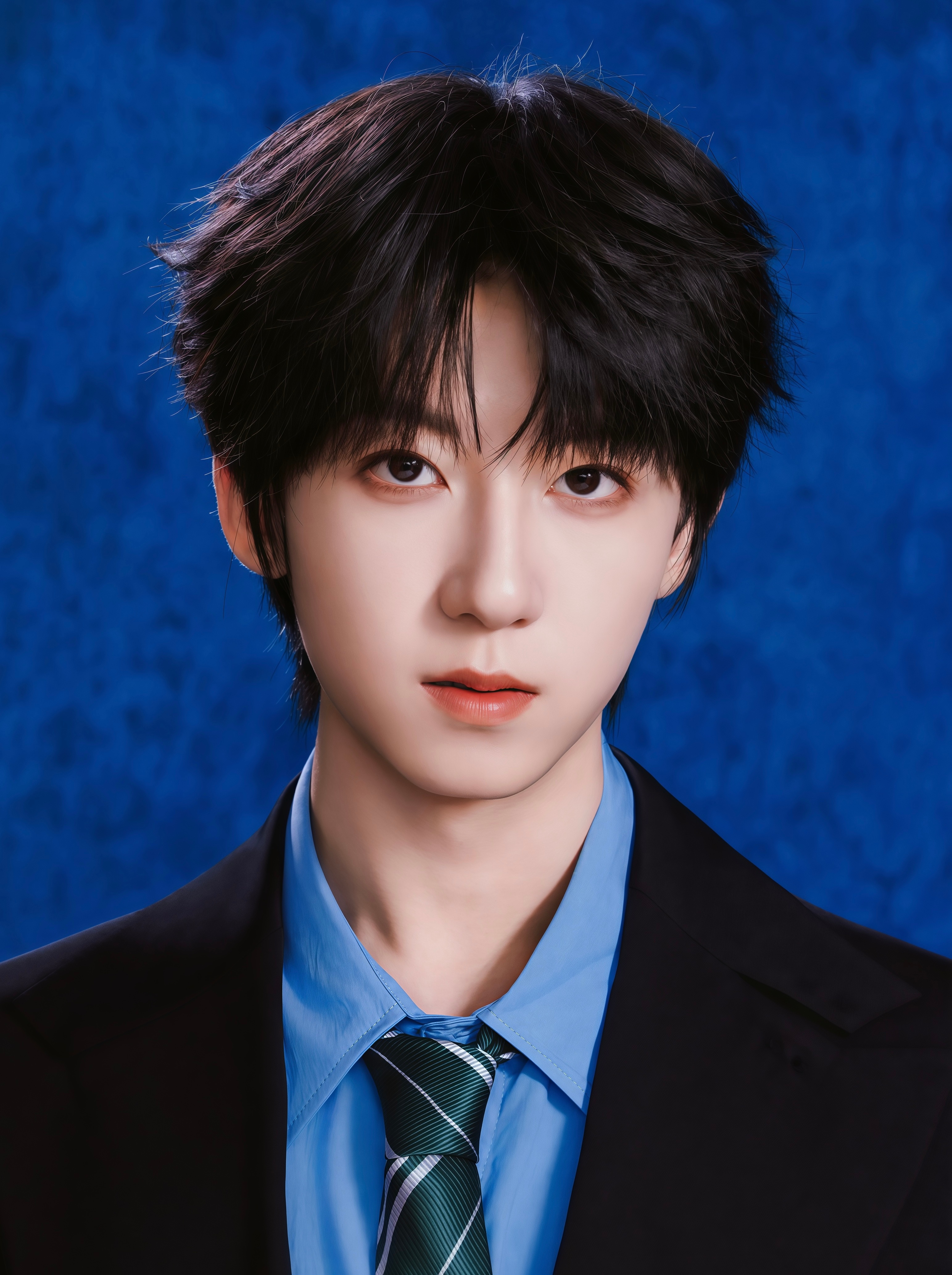 杨博文 四代唯一C位队长王橹杰 。。。少来沾边博帝 