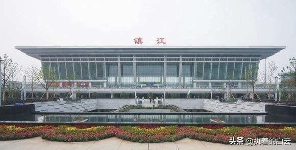 如果镇江当年没把仪征、六合、江浦，江宁、高淳、溧水、宜兴、武进等地划出去，镇江 