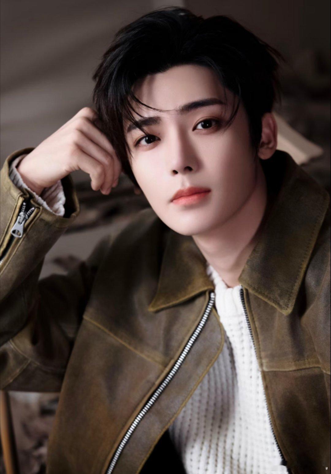 1、《入青云》咋就从A级火到S级了呢？它火起来啊，靠的不是导演审美、服化道精致，