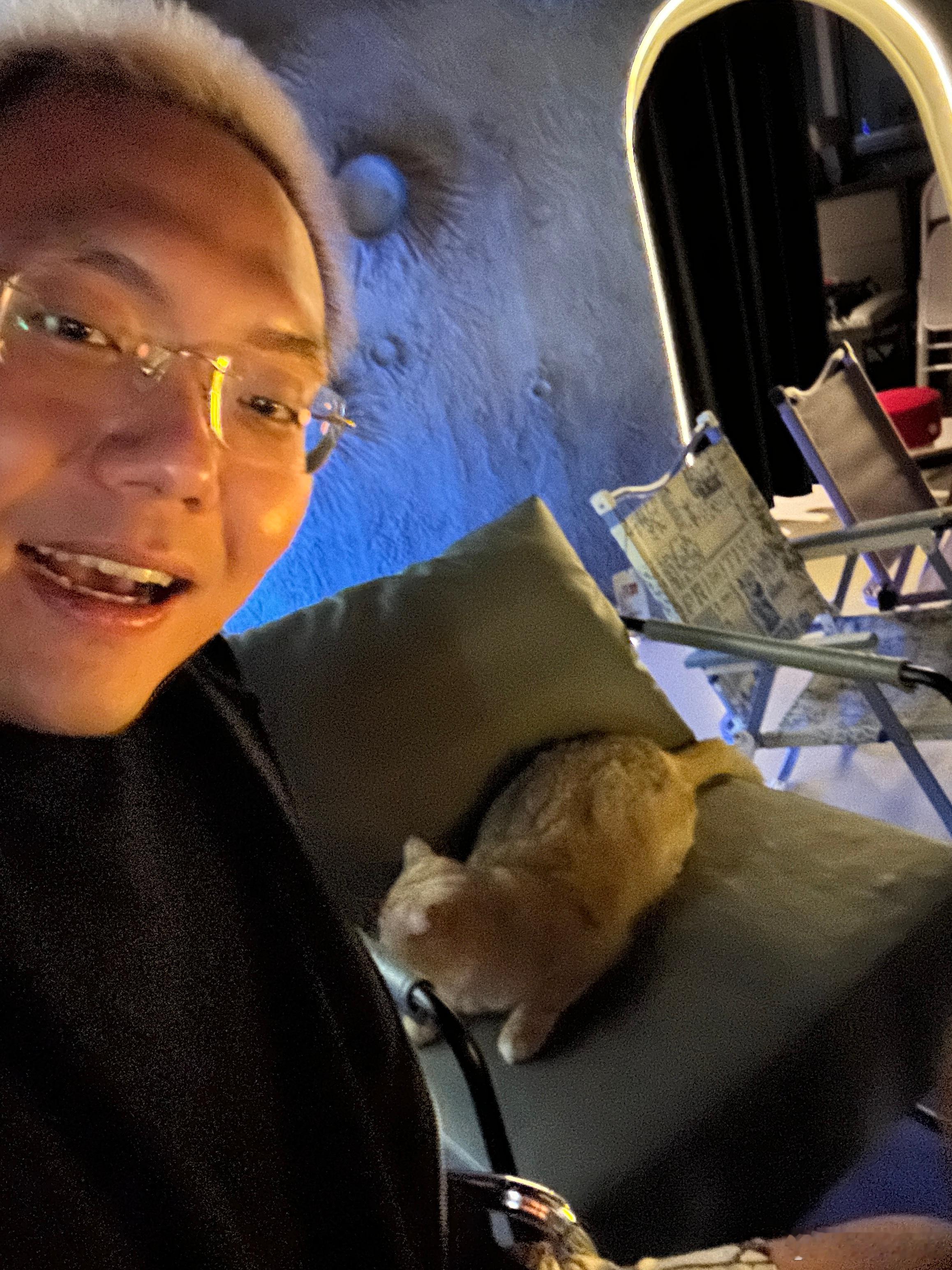 我兄弟找这地er行看看我大北京还有一只大肥猫咪！  ​​​
