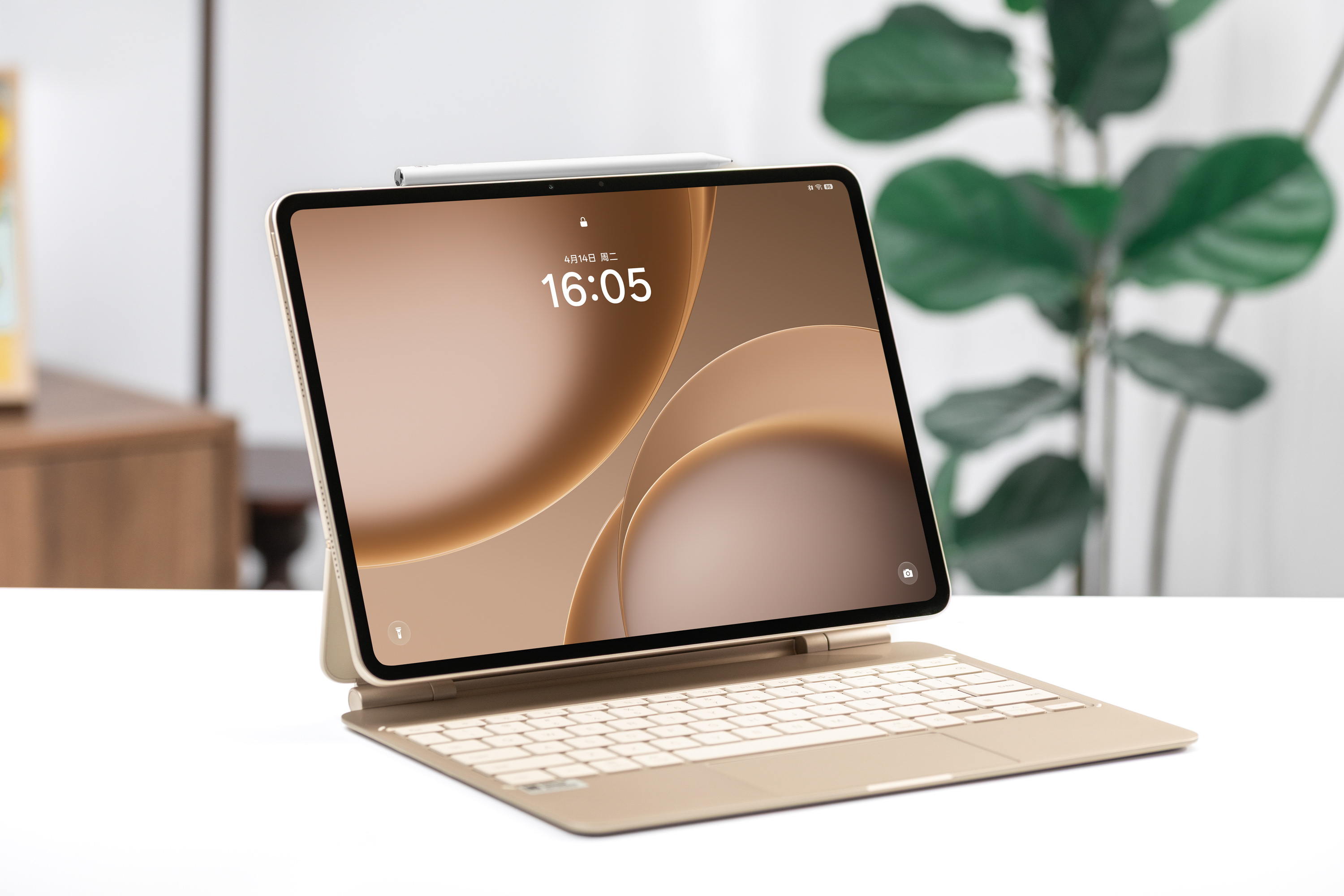 雙態合一  自在隨心｜OPPO Pad 5 Pro晨曦金圖賞