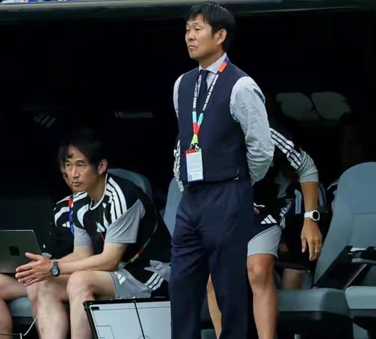 日本回家！日本队第一场淘汰赛就被巴西2比1淘汰，巴西队后来居上补时绝杀日本，这次