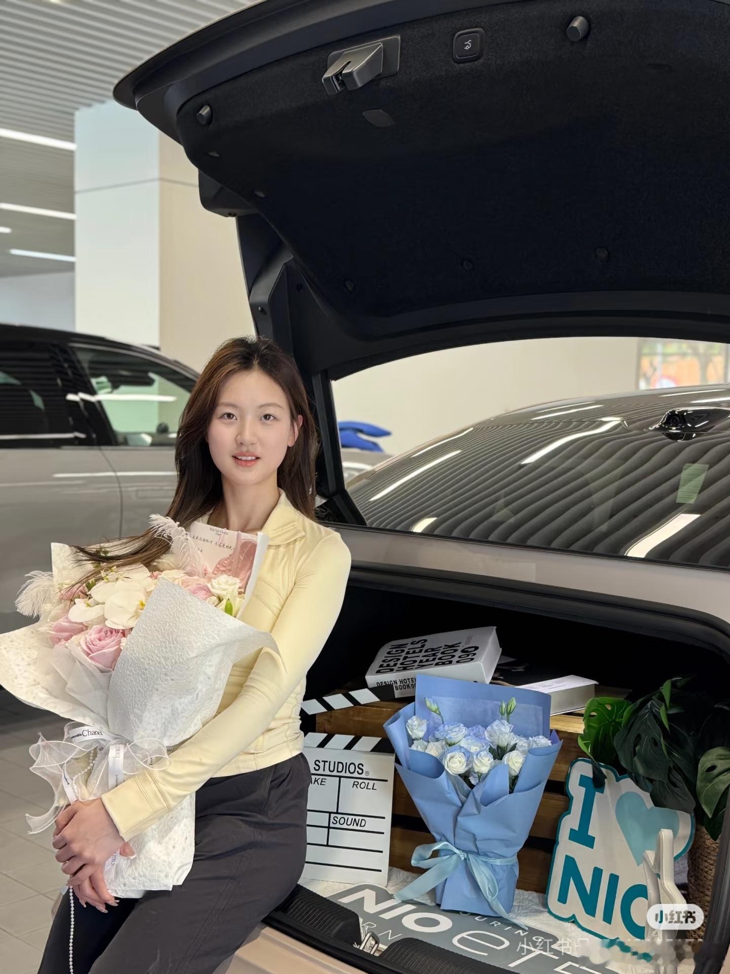 什么？蔚来大降价？【✨人生第一辆电车交付！蔚来的仪式感让我变成柠檬精🍋】📅提