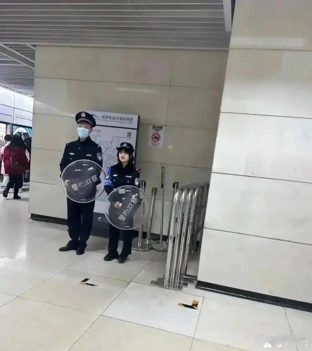 我想知道这个到底是谁保护谁啊？ 