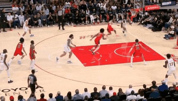 谢泼德接球横撤步三分命中，得到13分帮助球队止血


NBA常规赛，主场迎战的比