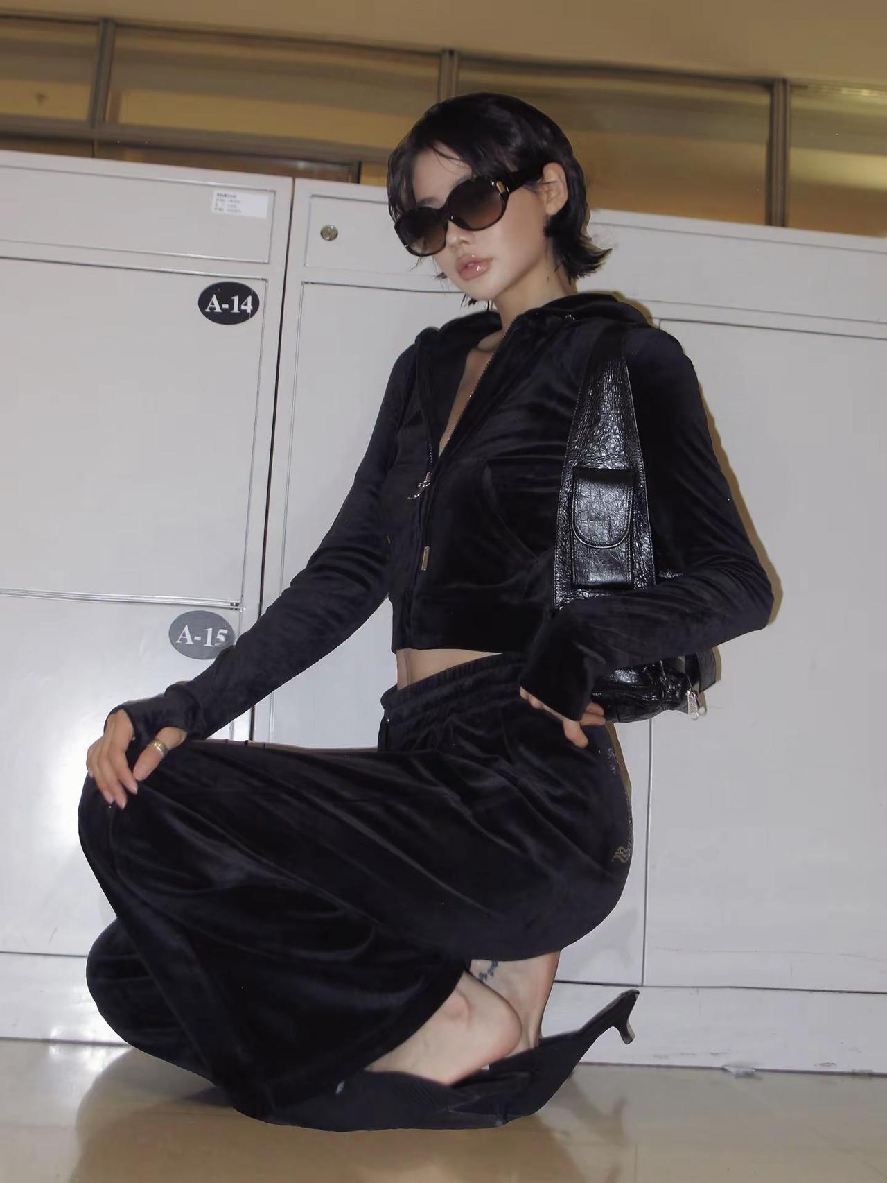 把我的juicy还给我🕷️。Velvet Outfit 🖤蜘蛛侠同款 jui