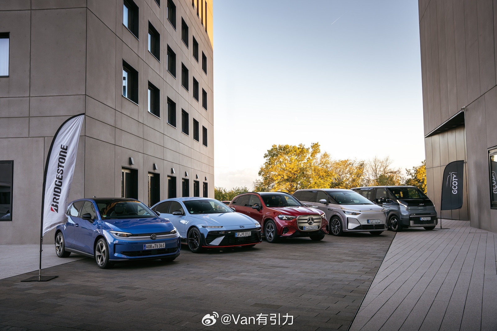 小鹏X9高光时刻：刚刚摘得2027德国年度车（GCOTY）评选的年度豪华车（Lu